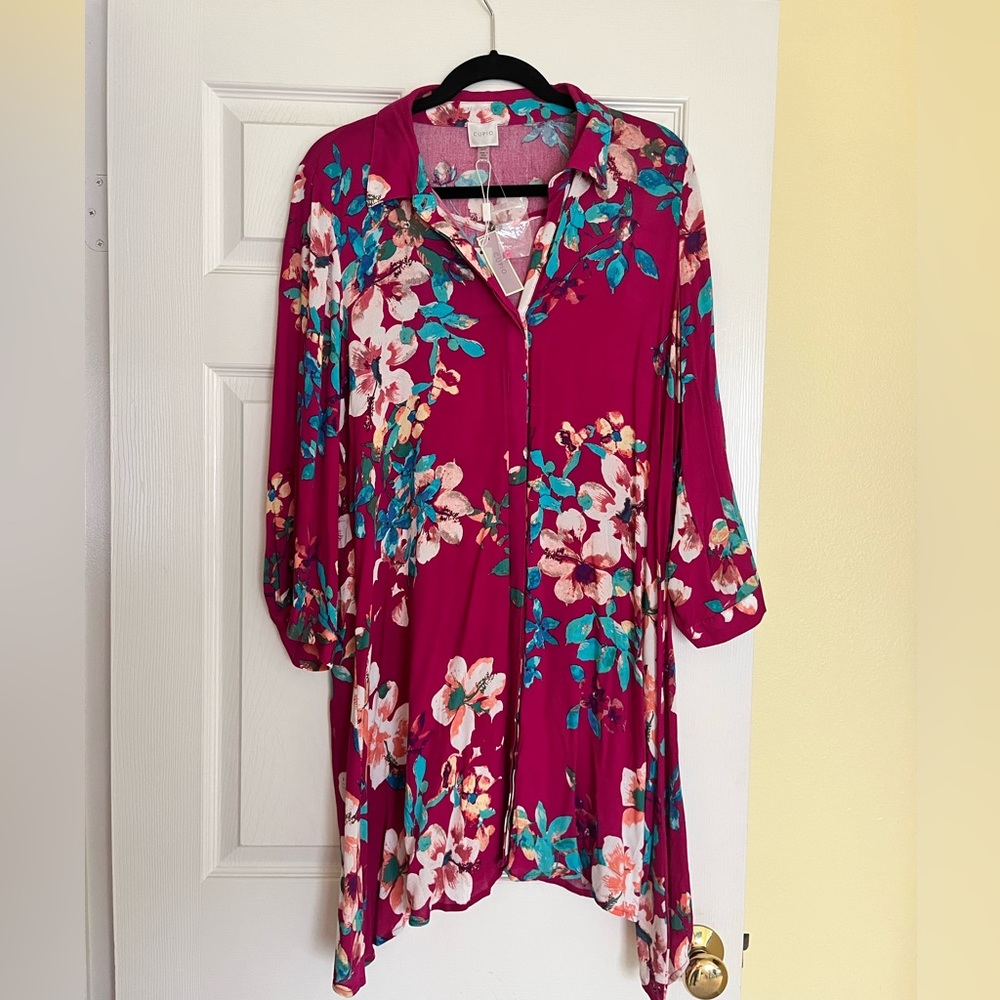 Cupio magenta short shirt dress with turquoise flowers. NWT. Size L.